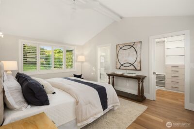 9642 Hilltop Road , Bellevue, WA 98004 - Photo 20