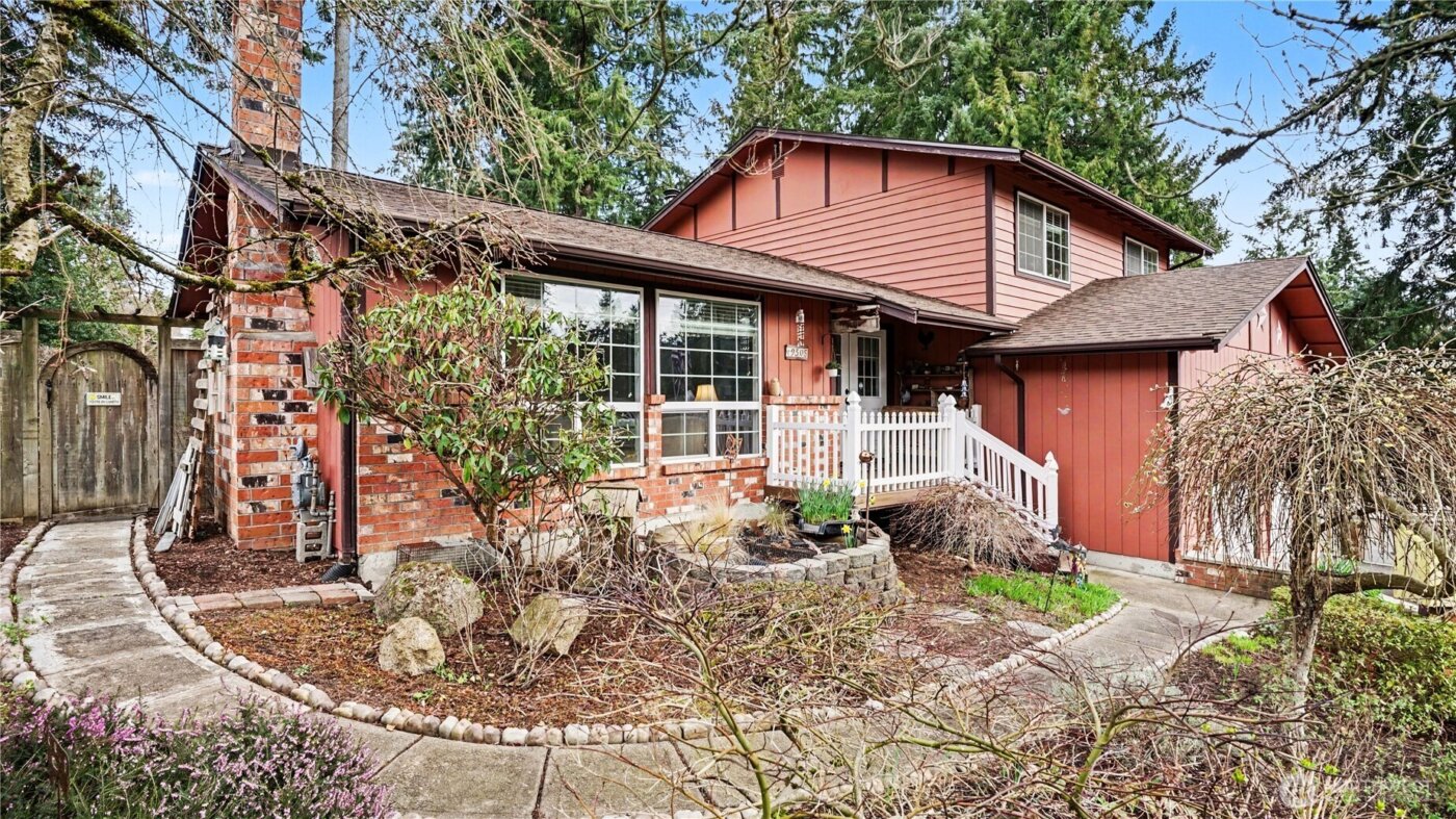 9642 Hilltop Road , Bellevue, WA 98004