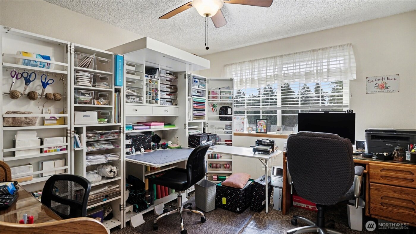 9642 Hilltop Road , Bellevue, WA 98004