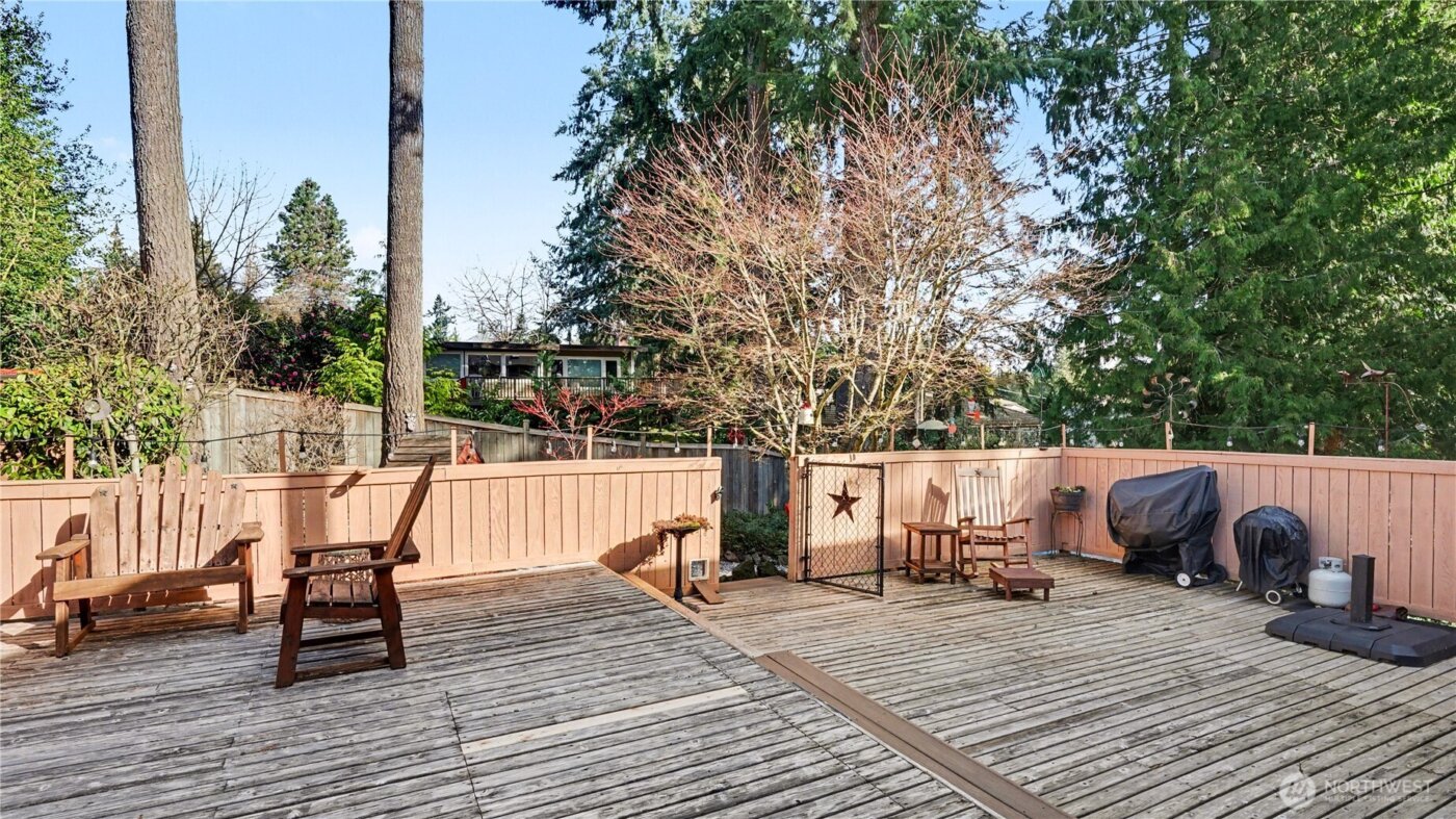 9642 Hilltop Road , Bellevue, WA 98004