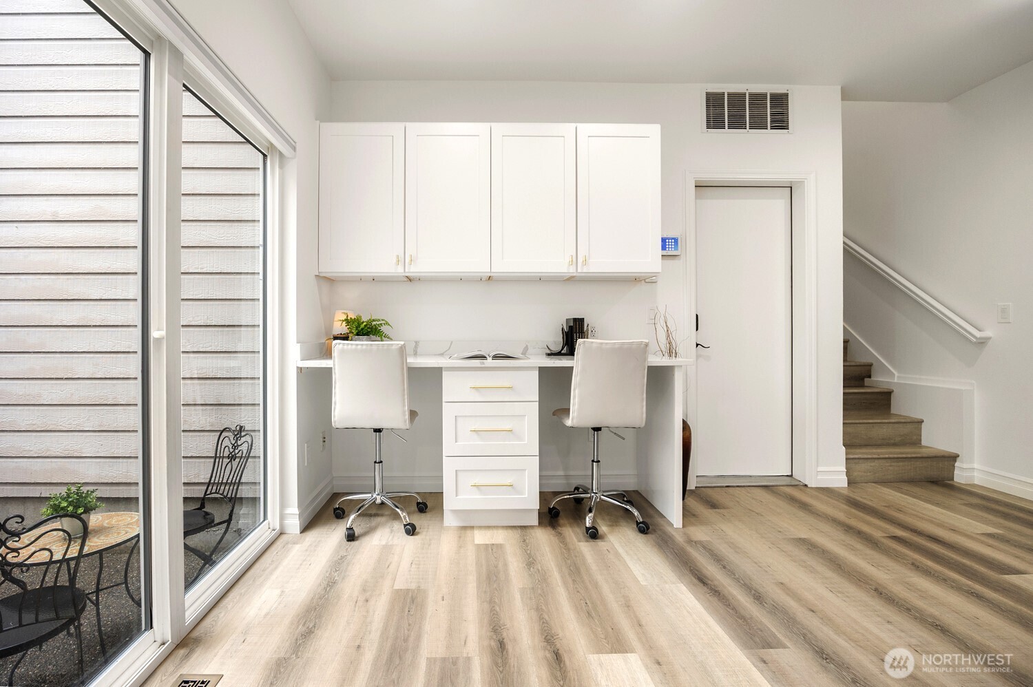 11870 SE 5th Street , Bellevue, WA 98005