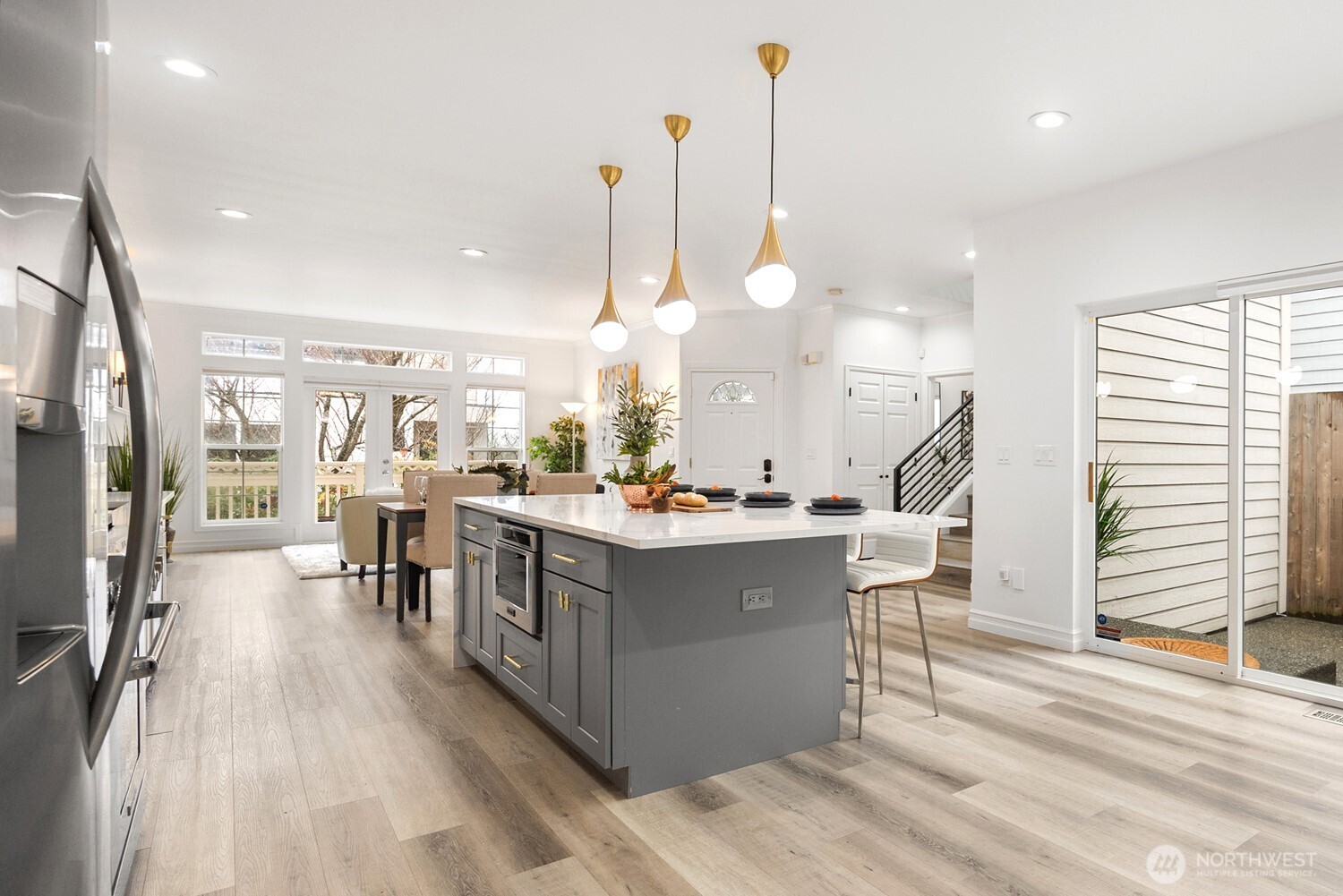 11870 SE 5th Street , Bellevue, WA 98005