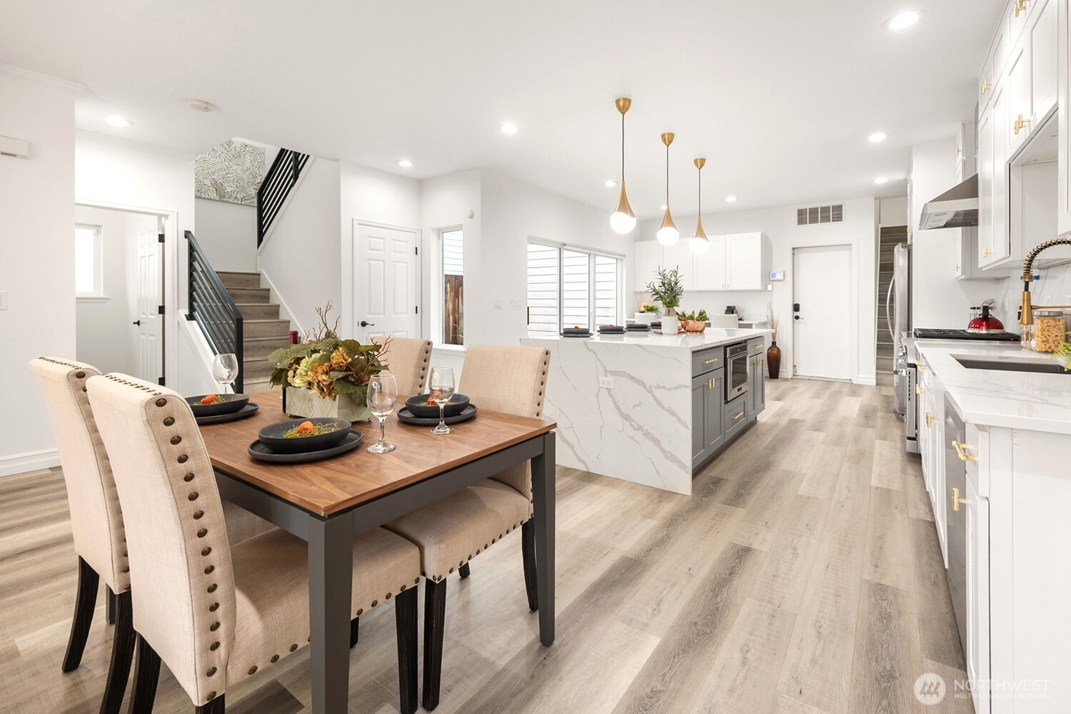 11870 SE 5th Street , Bellevue, WA 98005