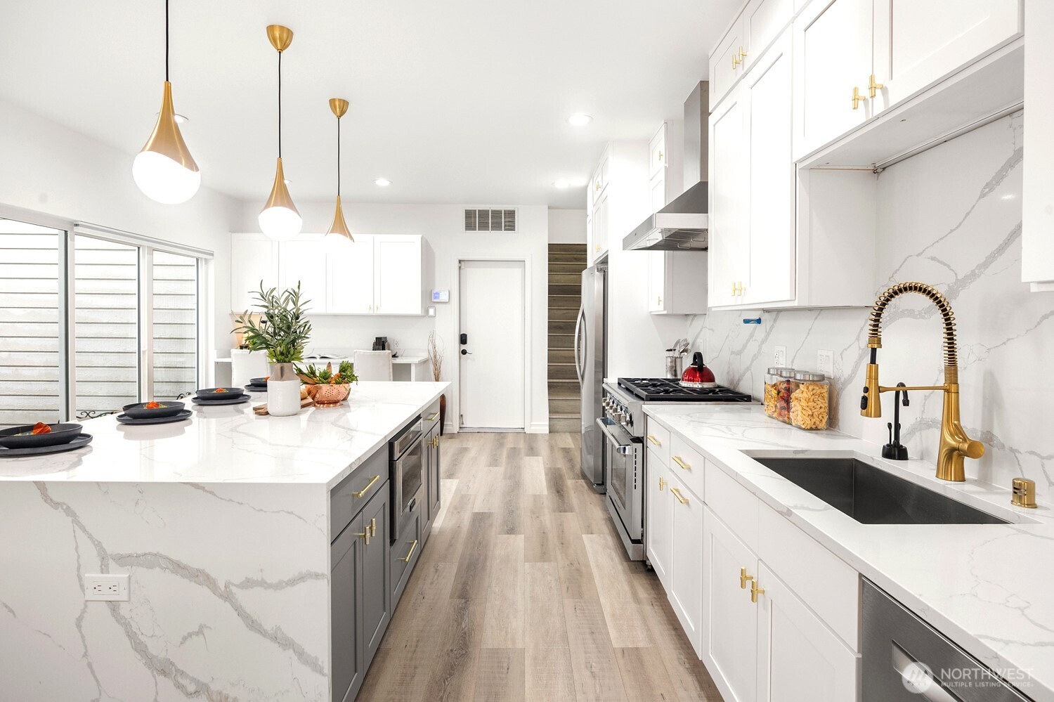 11870 SE 5th Street , Bellevue, WA 98005