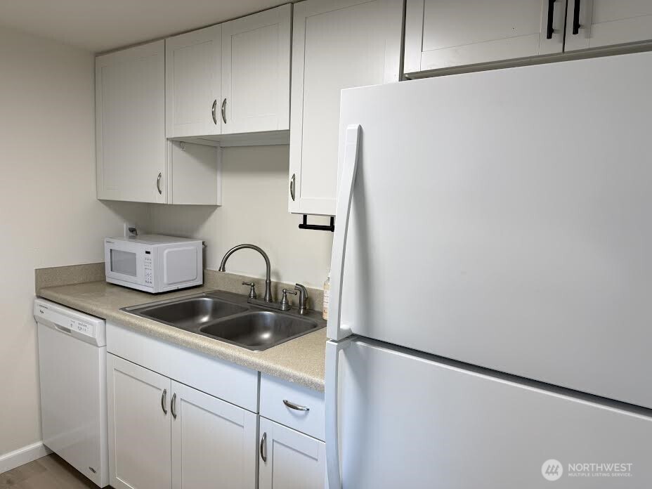 2411 S 248th Street #D24, Kent, WA 98032