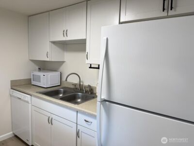 2411 S 248th Street #D24, Kent, WA 98032 - Photo 9