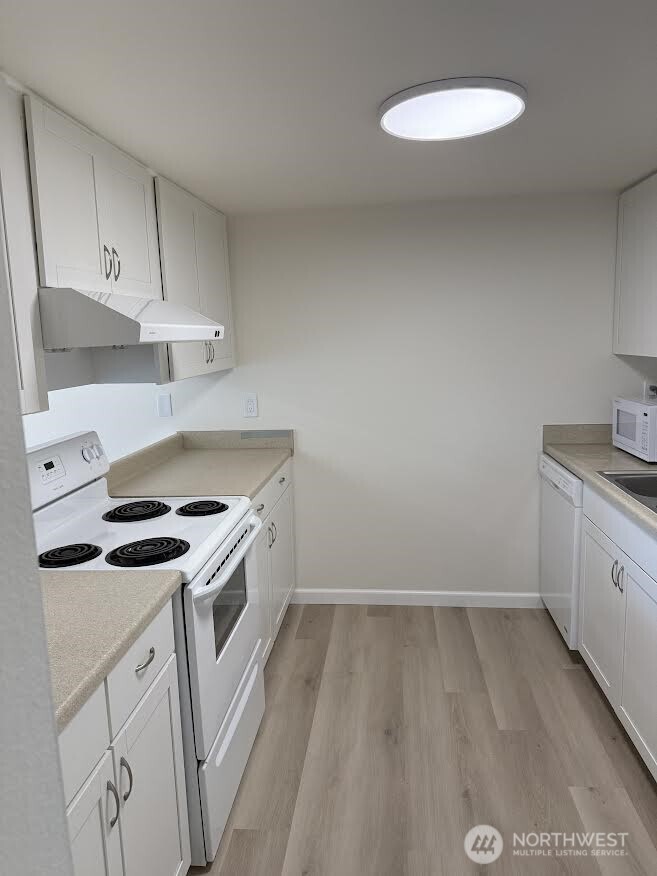 2411 S 248th Street #D24, Kent, WA 98032