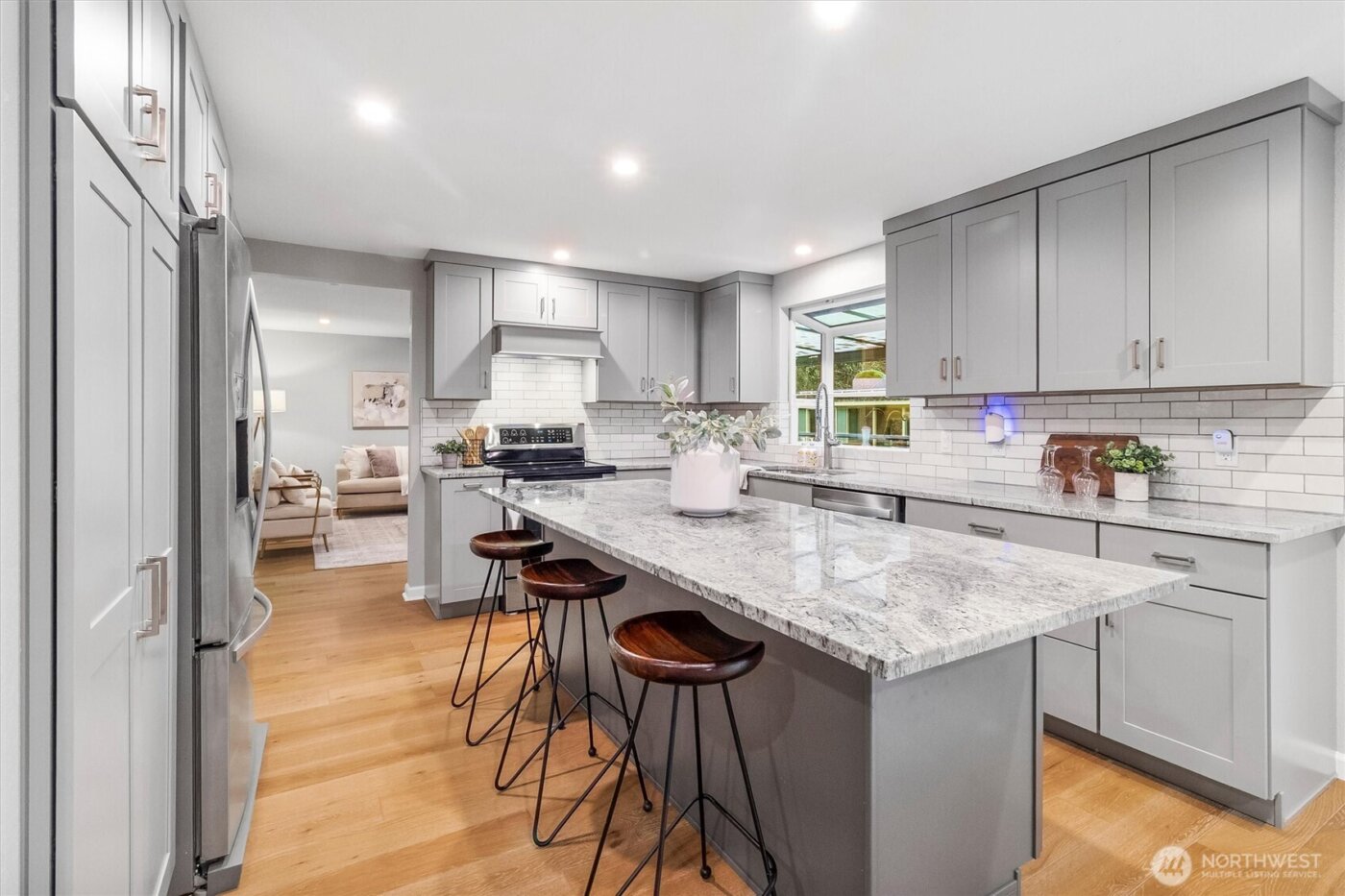 5511 104th Avenue NE, Kirkland, WA 98033-7408