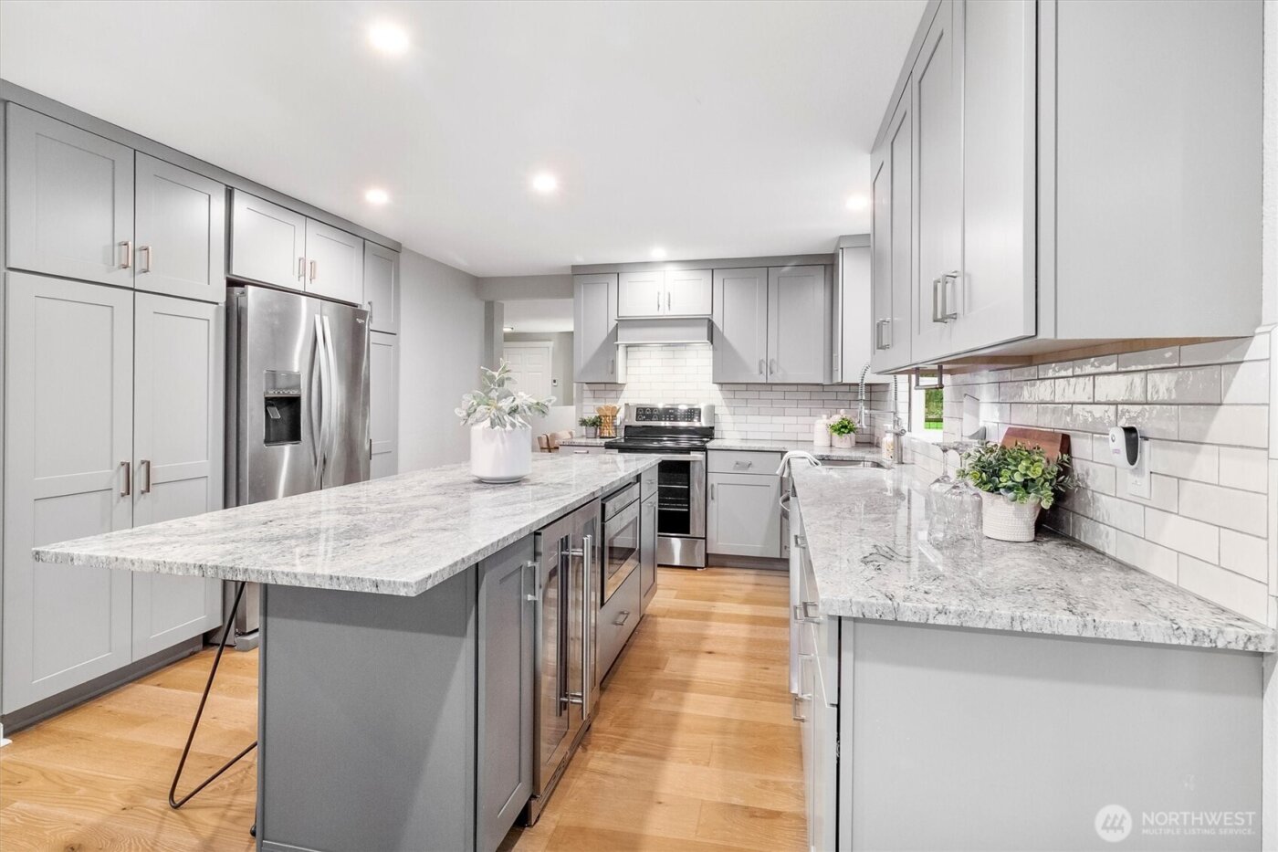 5511 104th Avenue NE, Kirkland, WA 98033-7408