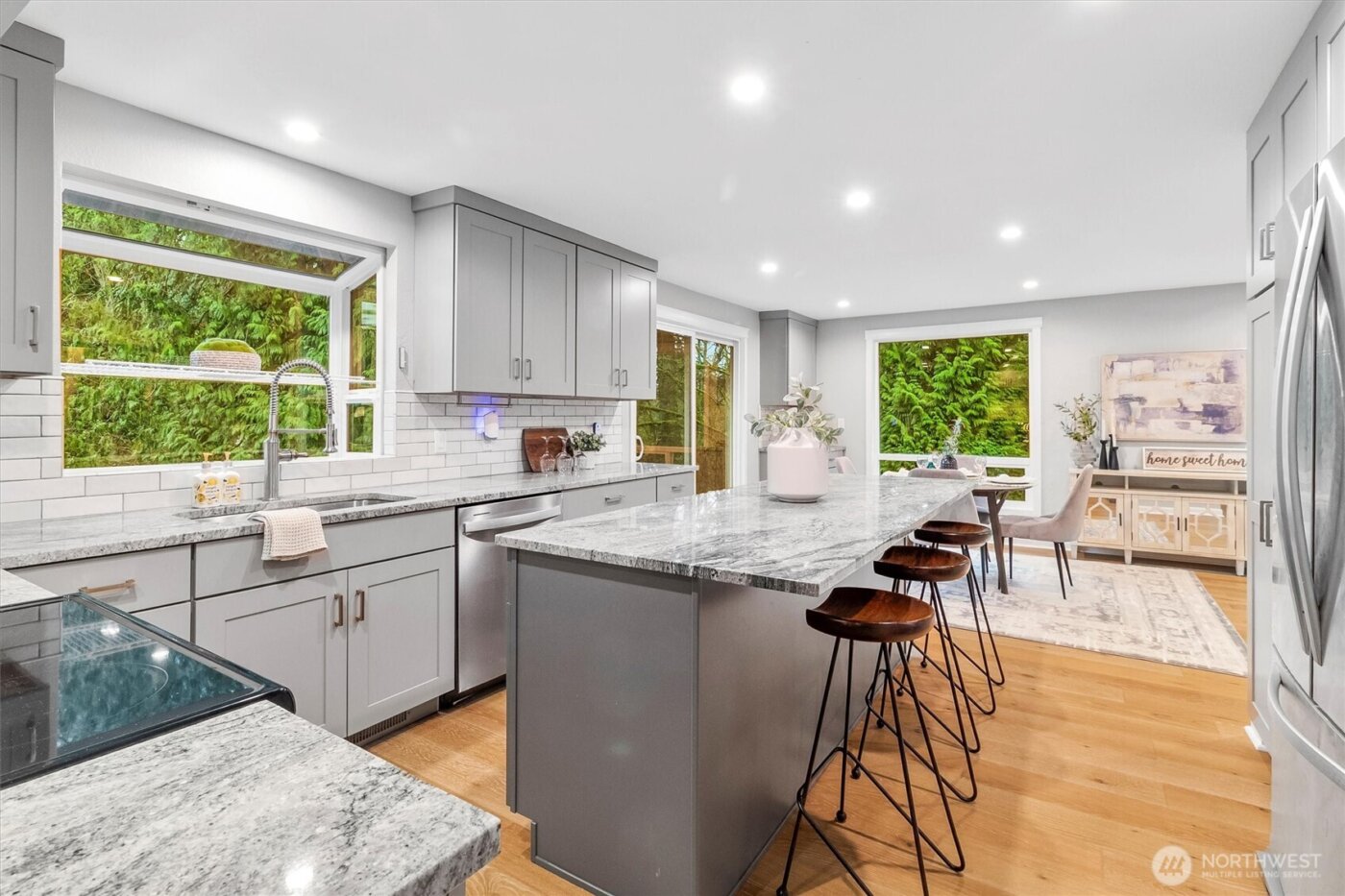 5511 104th Avenue NE, Kirkland, WA 98033-7408