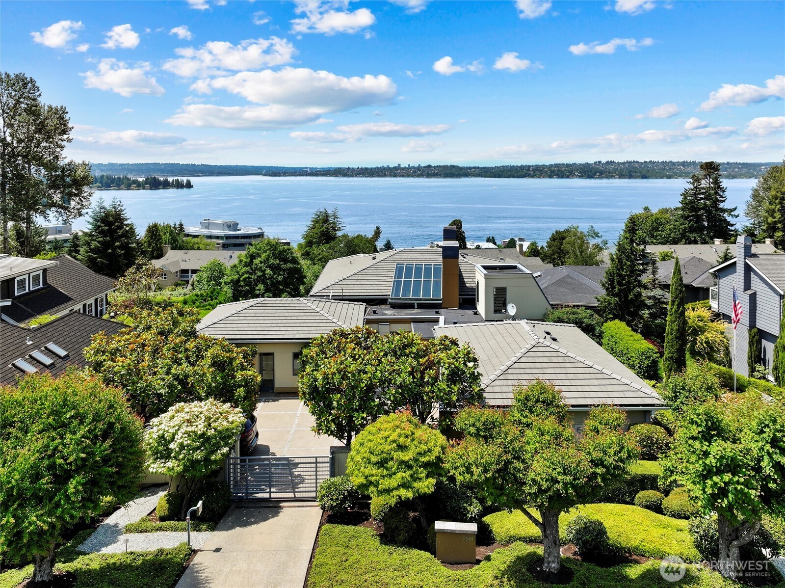 5511 104th Avenue NE, Kirkland, WA 98033-7408