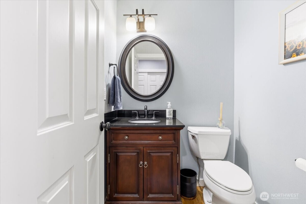 13721 SE 255th Place , Kent, WA 98042-6601