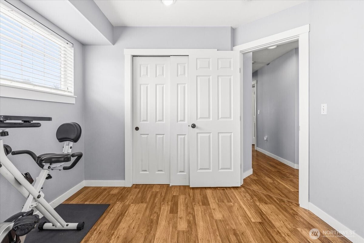 13721 SE 255th Place , Kent, WA 98042-6601