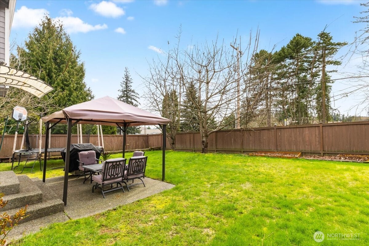 13721 SE 255th Place , Kent, WA 98042-6601