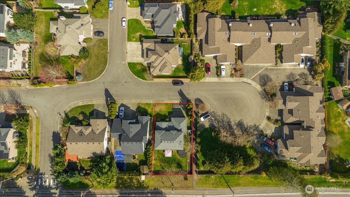 13721 SE 255th Place , Kent, WA 98042-6601