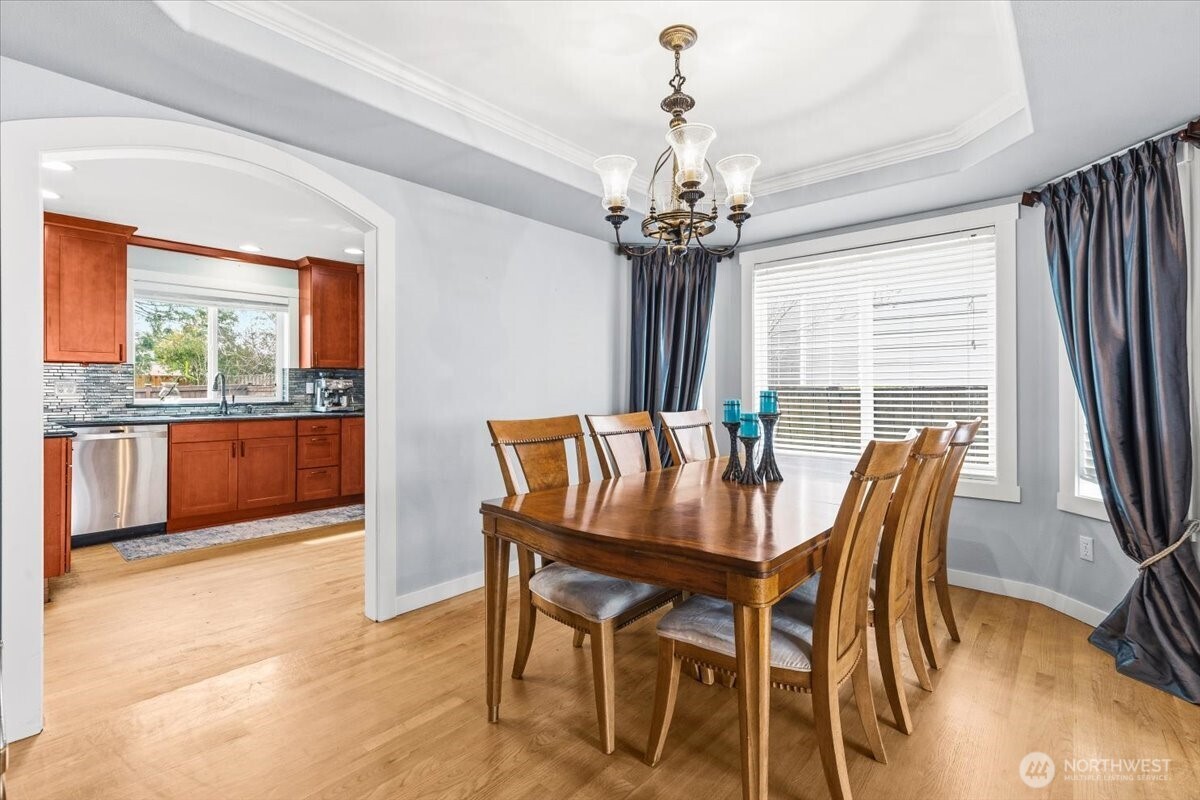 13721 SE 255th Place , Kent, WA 98042-6601