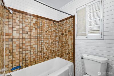 8434 34th Avenue S, Seattle, WA 98118 - Photo 9