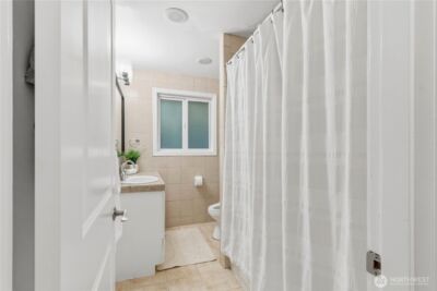 13054 30th Avenue NE, Seattle, WA 98125 - Photo 16