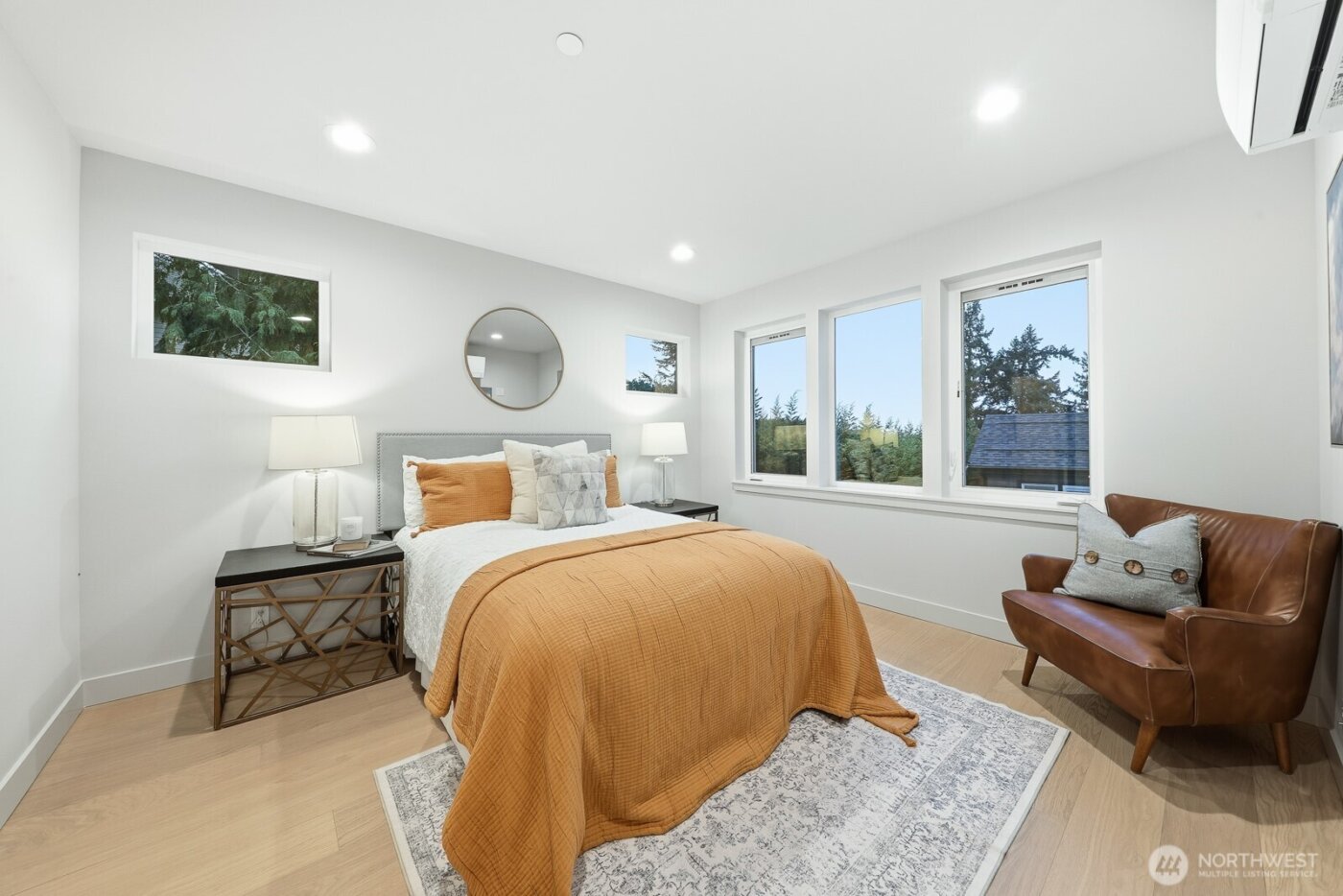 11217 NE 95th Street #B, Kirkland, WA 98033