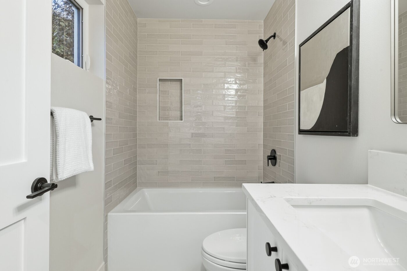 11217 NE 95th Street #B, Kirkland, WA 98033
