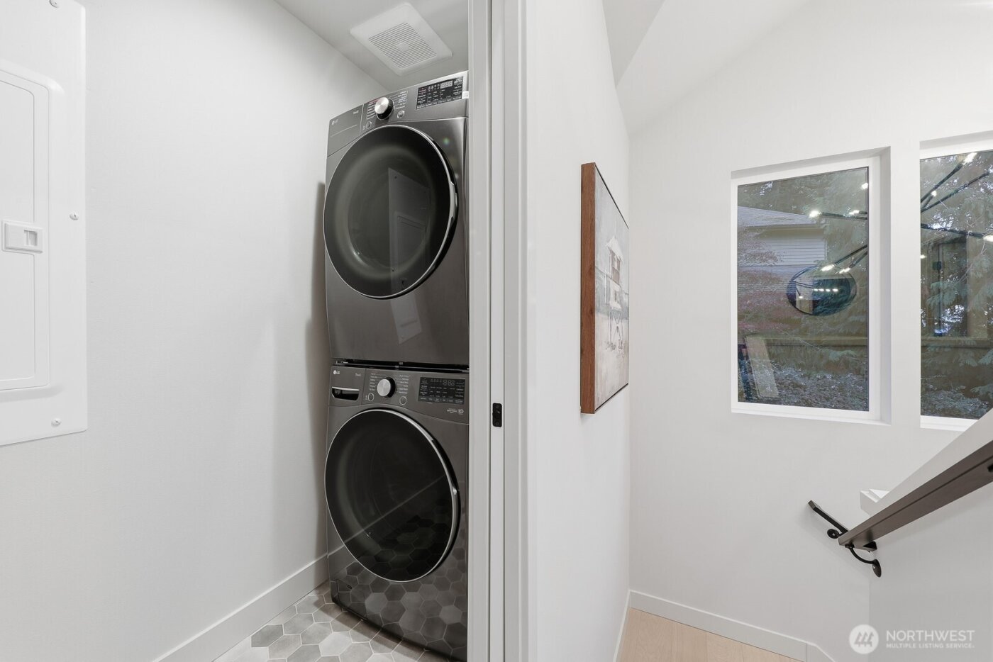 11217 NE 95th Street #B, Kirkland, WA 98033