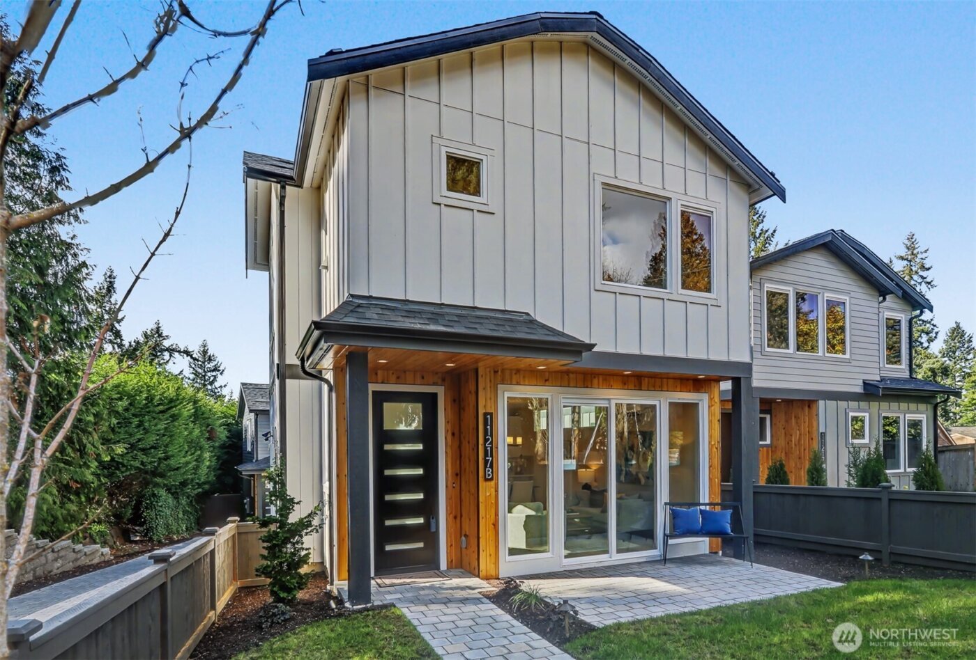 11217 NE 95th Street #B, Kirkland, WA 98033