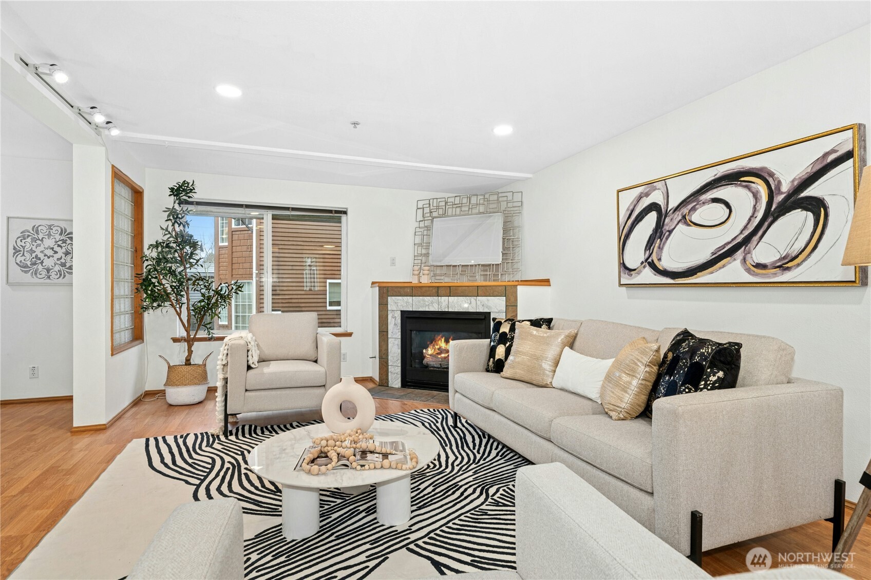 726 N 94th Street #B, Seattle, WA 98103-3145