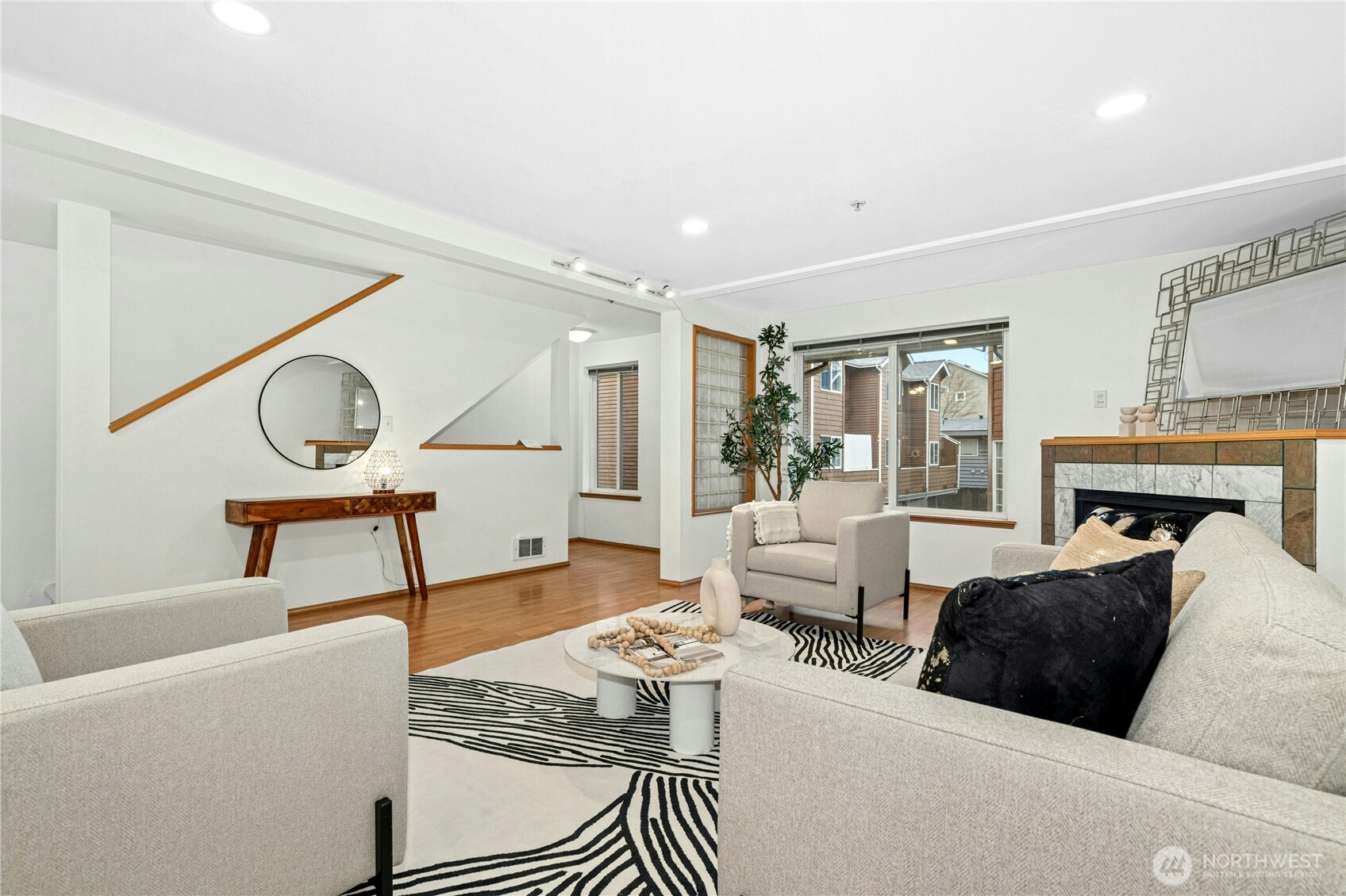 726 N 94th Street #B, Seattle, WA 98103-3145