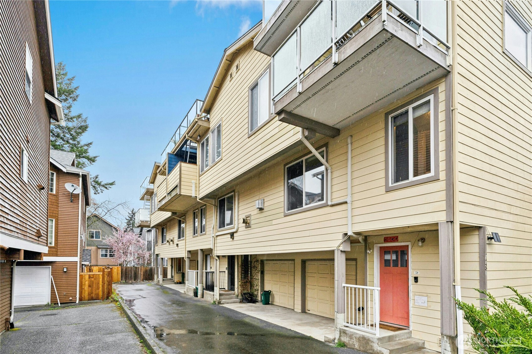 726 N 94th Street #B, Seattle, WA 98103-3145