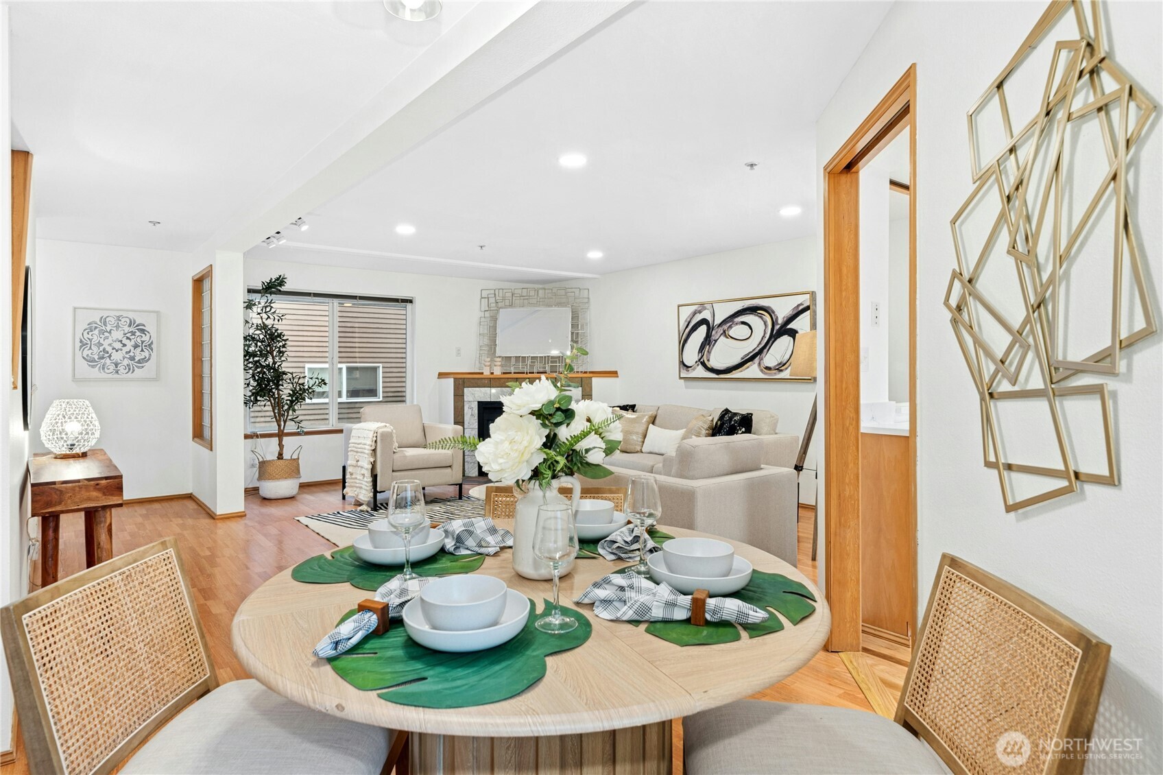 726 N 94th Street #B, Seattle, WA 98103-3145