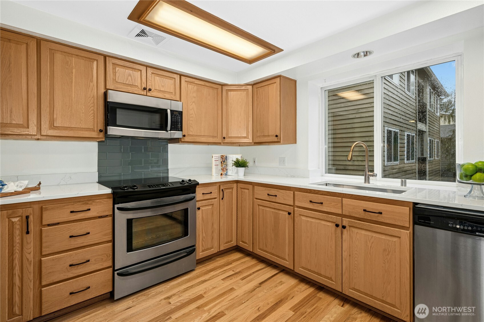 726 N 94th Street #B, Seattle, WA 98103-3145