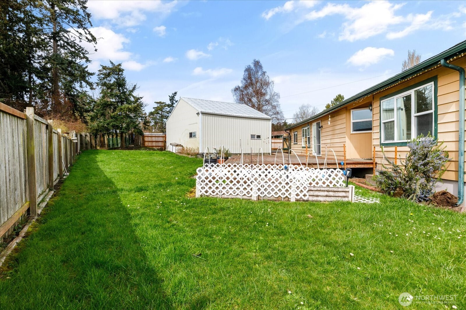 801 Walker Avenue , Oak Harbor, WA 98277