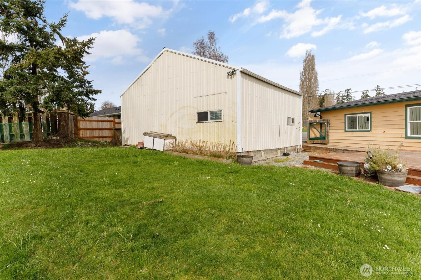801 Walker Avenue , Oak Harbor, WA 98277