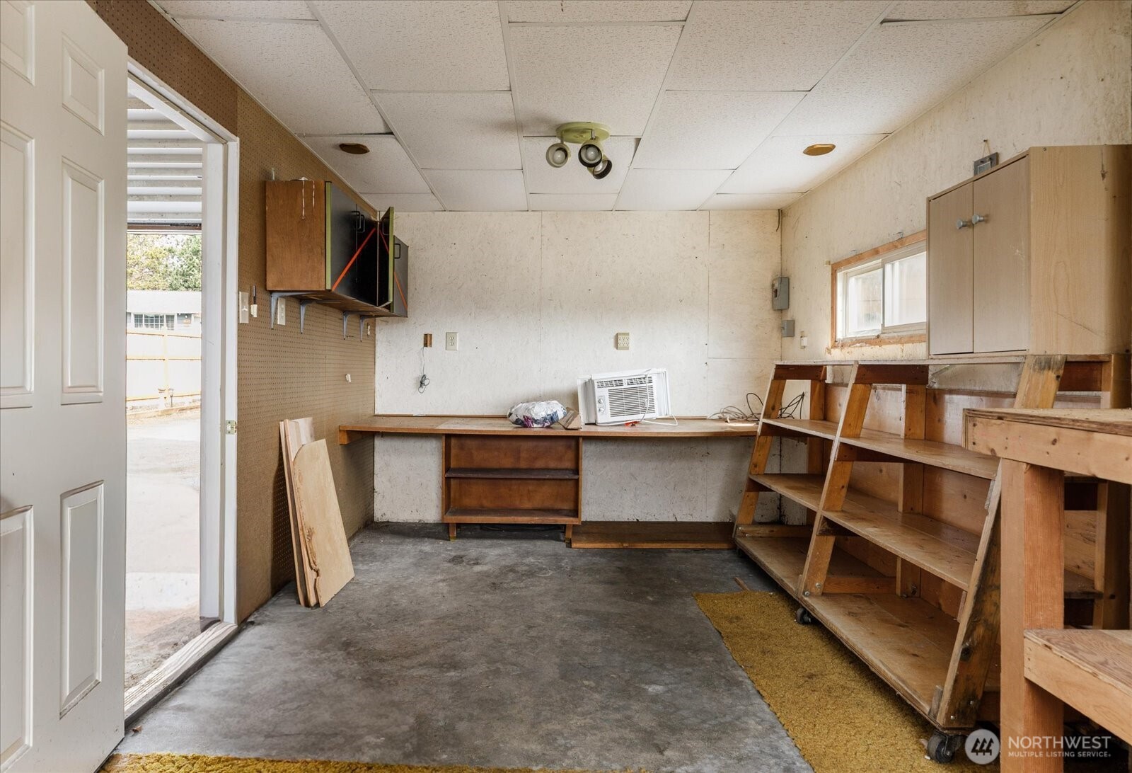 801 Walker Avenue , Oak Harbor, WA 98277