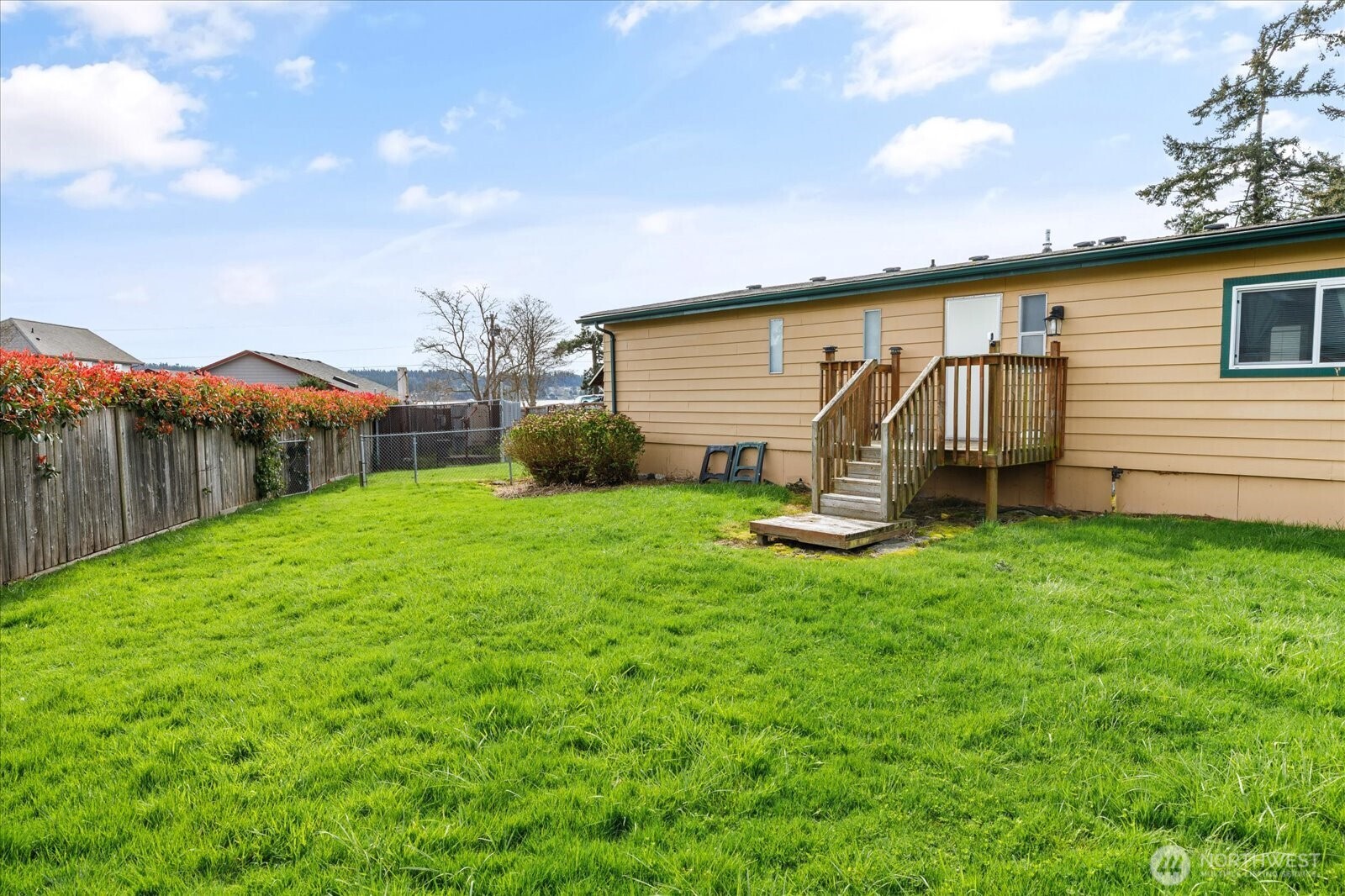 801 Walker Avenue , Oak Harbor, WA 98277