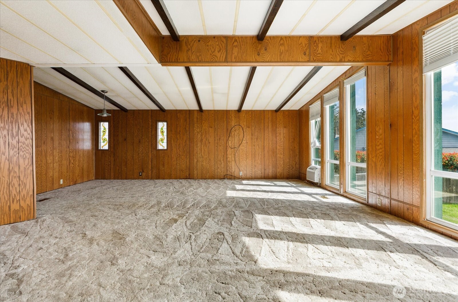 801 Walker Avenue , Oak Harbor, WA 98277