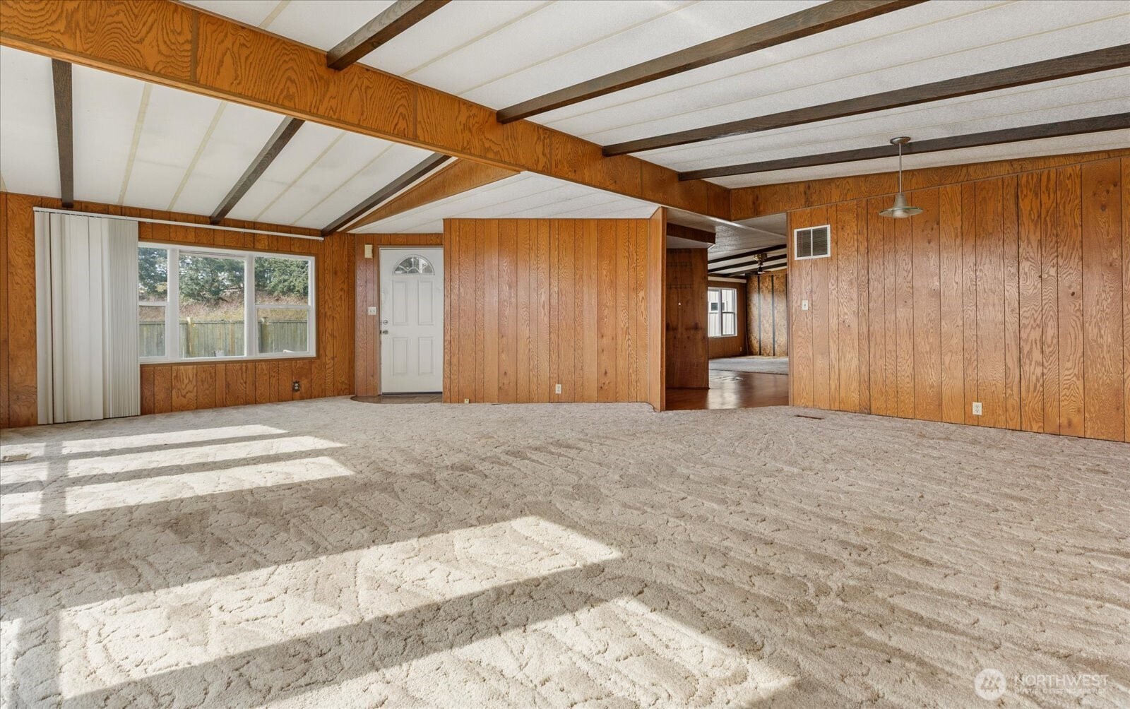 801 Walker Avenue , Oak Harbor, WA 98277