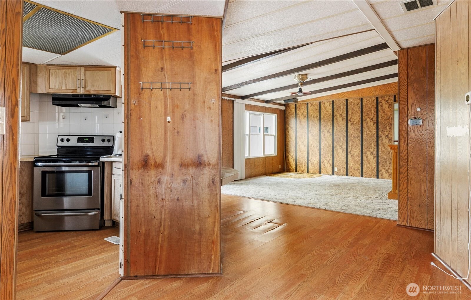 801 Walker Avenue , Oak Harbor, WA 98277