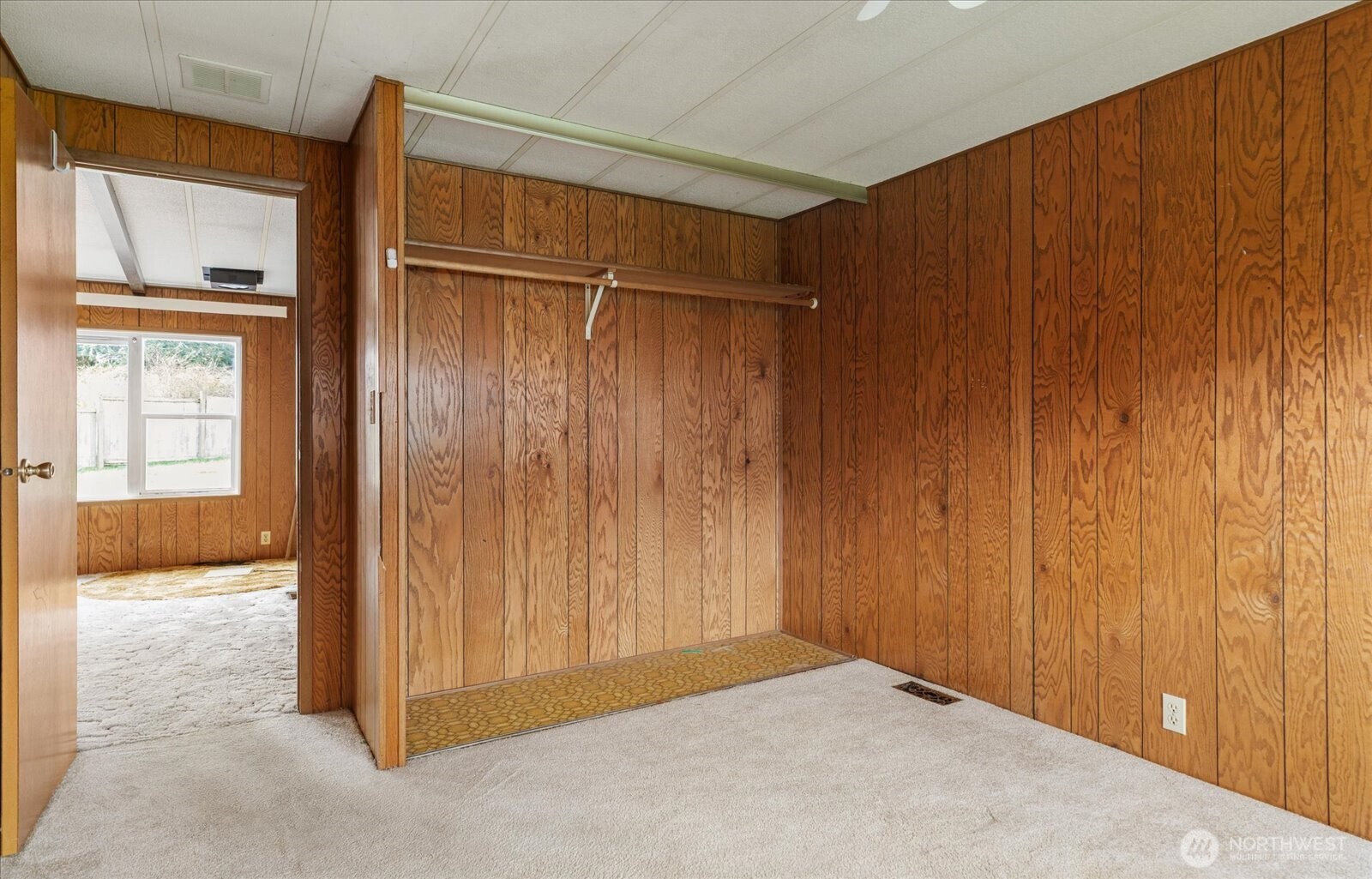 801 Walker Avenue , Oak Harbor, WA 98277