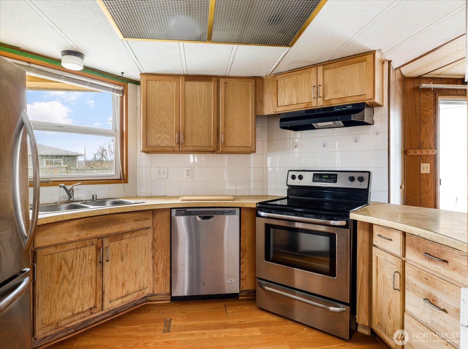 801 Walker Avenue , Oak Harbor, WA 98277