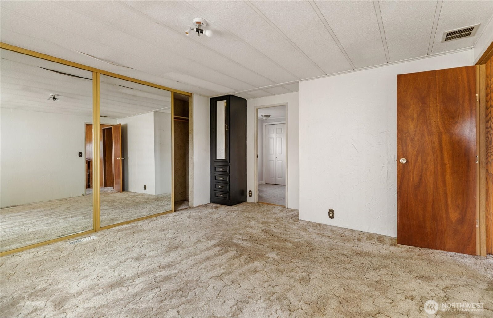 801 Walker Avenue , Oak Harbor, WA 98277