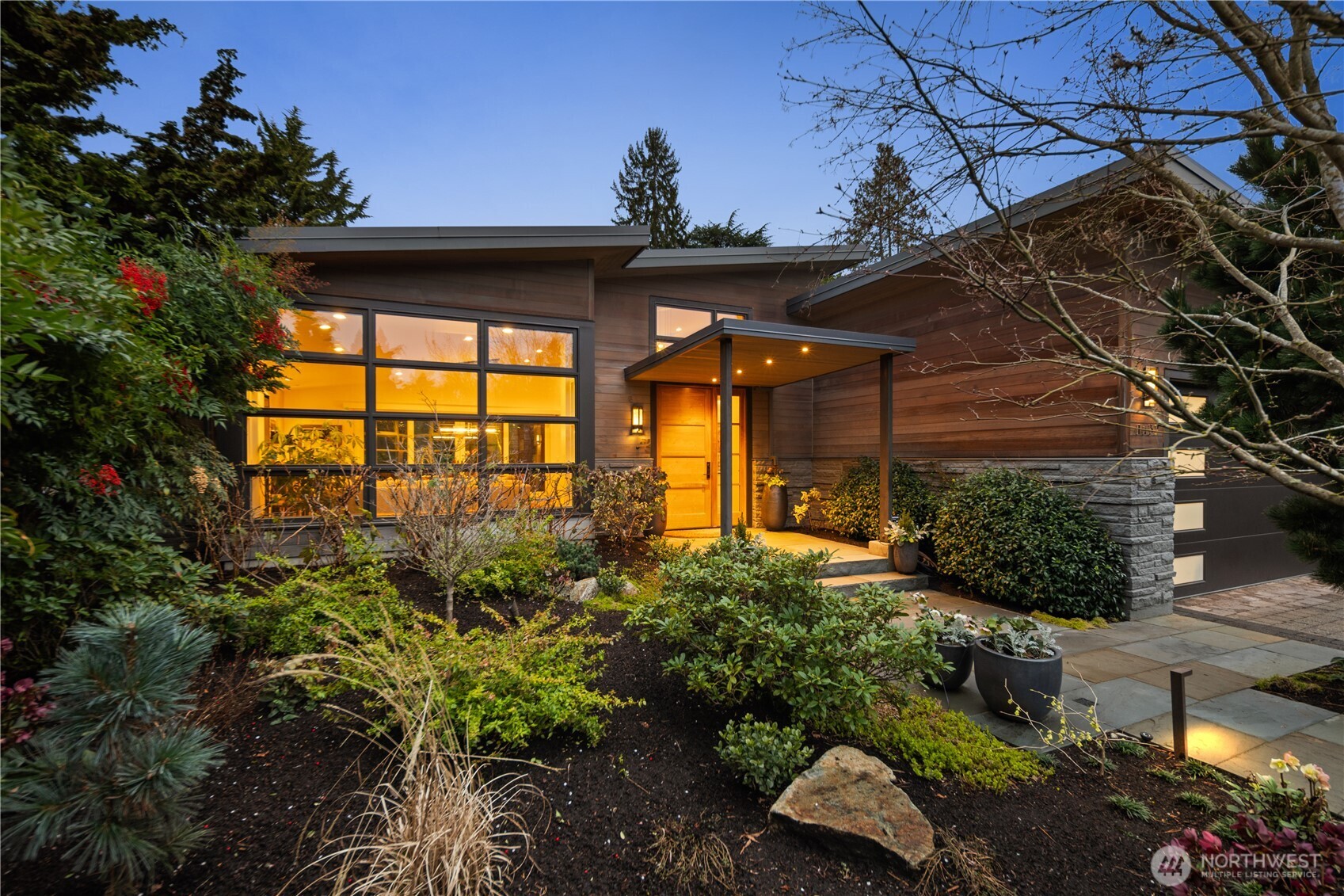 1437 Broadmoor Drive E, Seattle, WA 98112