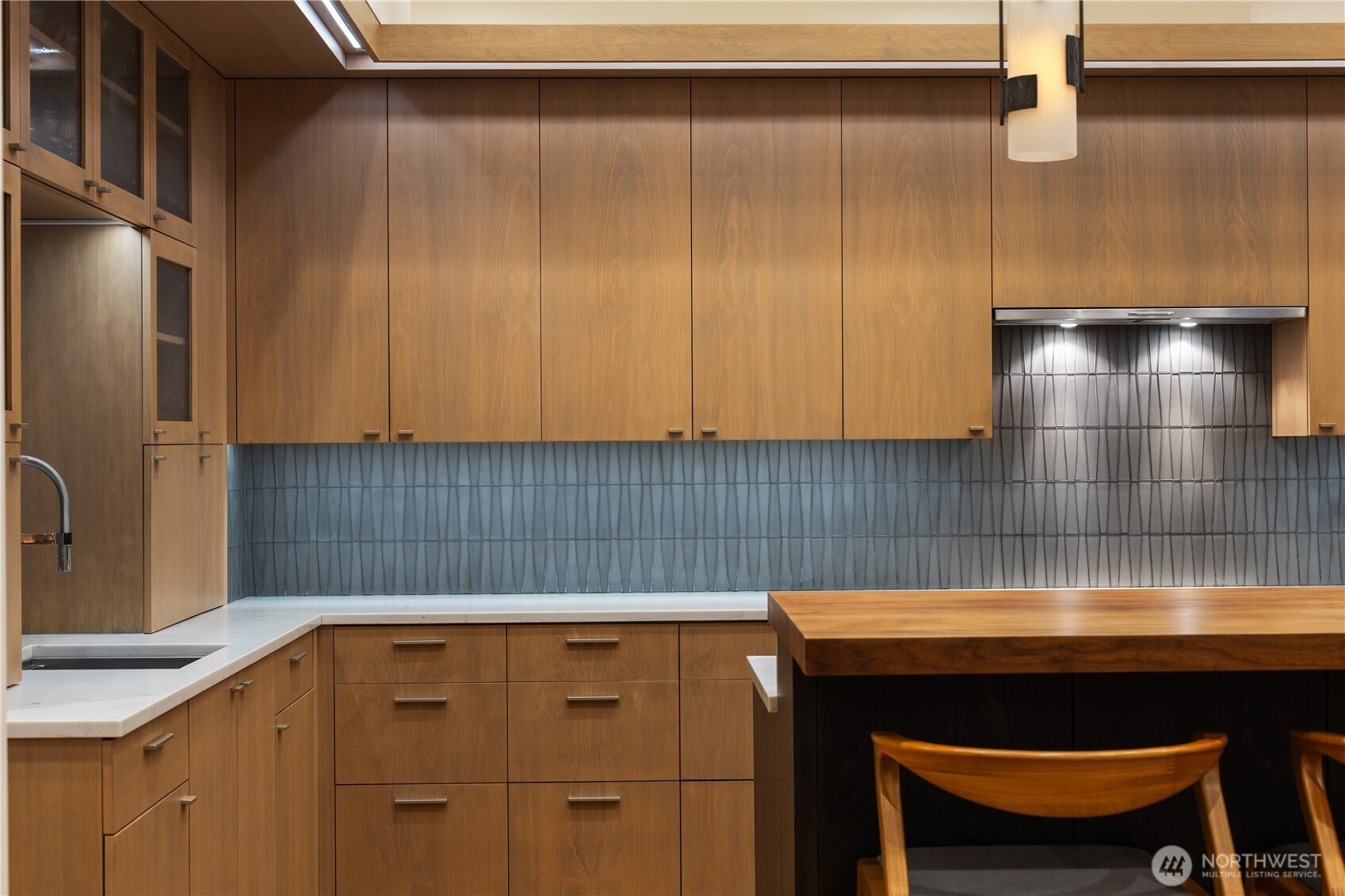 1437 Broadmoor Drive E, Seattle, WA 98112