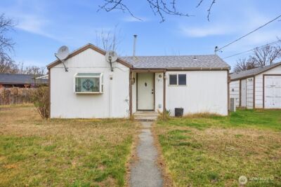 17 E 13th Ave , Kennewick, WA 99336 - Photo 1