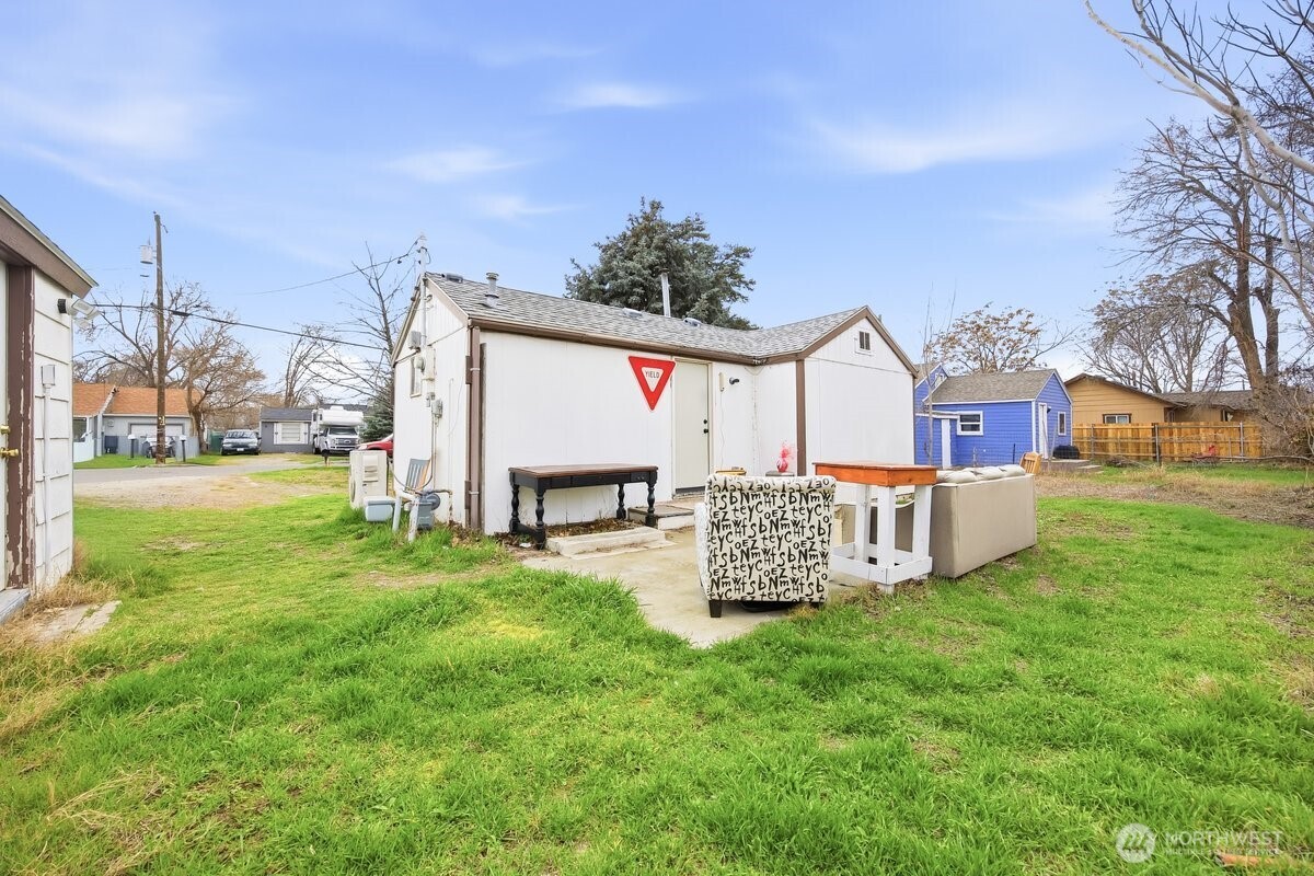 17 E 13th Ave , Kennewick, WA 99336
