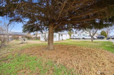 17 E 13th Ave , Kennewick, WA 99336 - Photo 2
