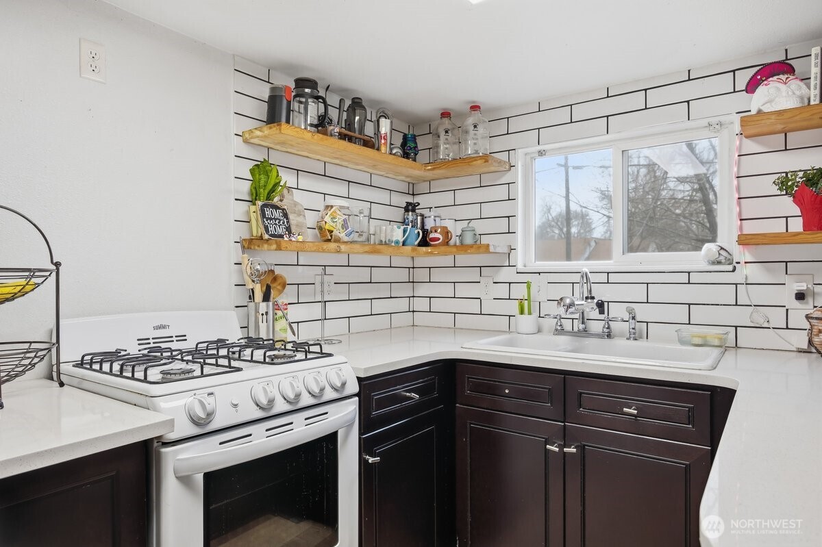 17 E 13th Ave , Kennewick, WA 99336