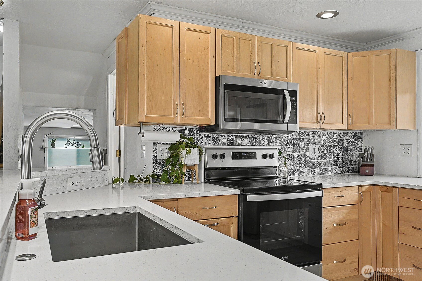 6003 Armour Loop SE, Olympia, WA 98513