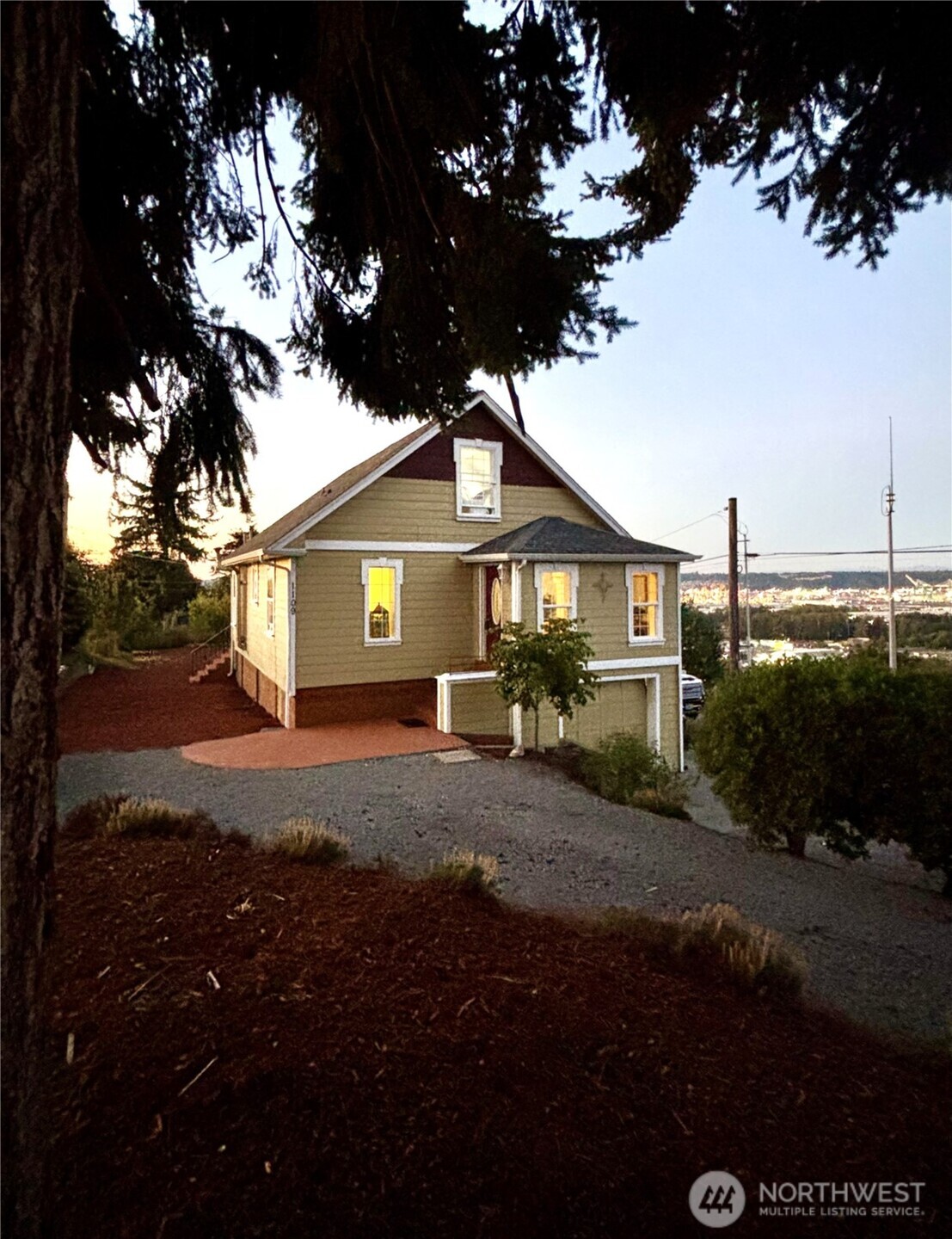 1109 E 31 Street , Tacoma, WA 98404