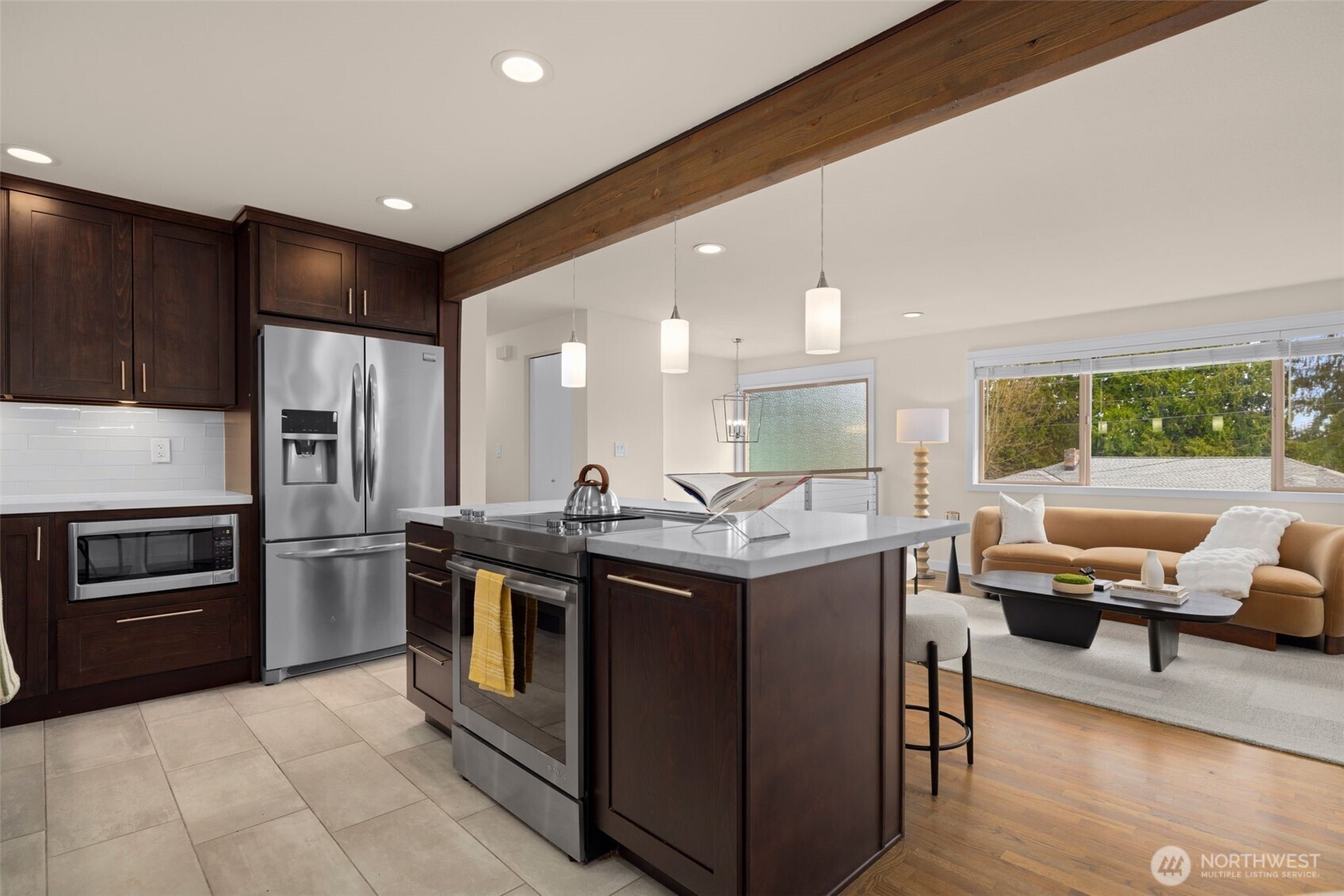 11110 3rd pl se , Everett, WA 98208-7027